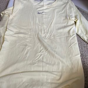 Dri fit yellow running active shirt Nike brand new size xs long sleeve